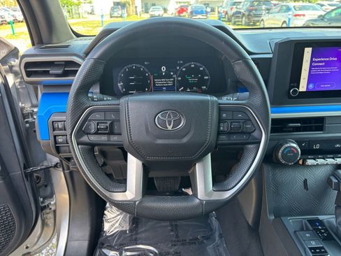 Used 2025 Toyota Tacoma TRD Off-Road AWD/4WD image 29