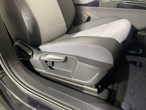 Certified 2023 Volkswagen ID.4 Pro AWD/4WD image 24