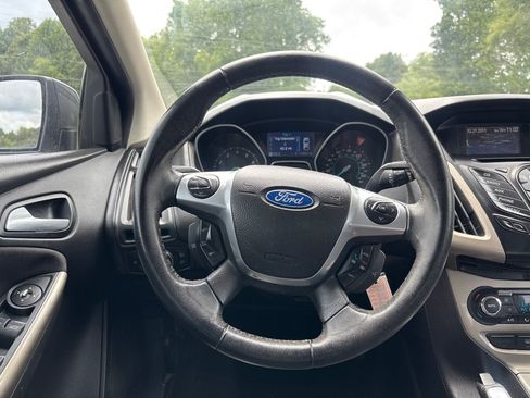 Used 2012 Ford Focus SEL FWD image 11