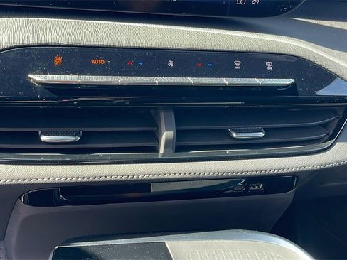 Used 2025 Buick Enclave Sport Touring w/ Power Package image 19