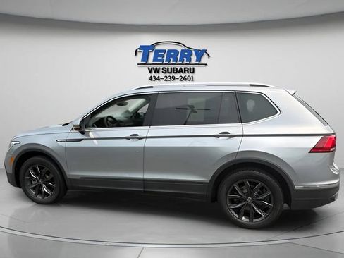 Certified 2023 Volkswagen Tiguan SE AWD/4WD image 2
