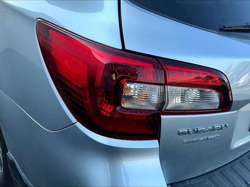 Used 2017 Subaru Outback 2.5i Limited AWD/4WD image 19
