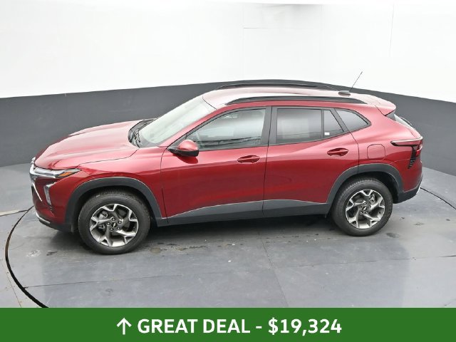 Used 2025 Chevrolet Trax LT FWD image 43
