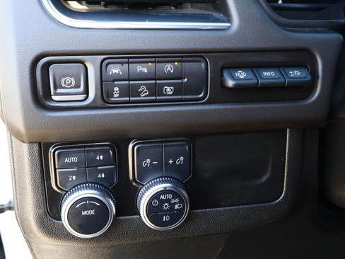 Used 2023 GMC Yukon AT4 w/ AT4 Premium Package image 25