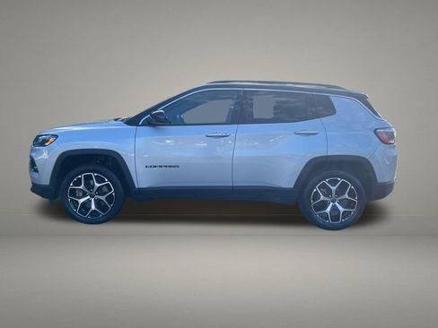 Used 2025 Jeep Compass Limited AWD/4WD image 2