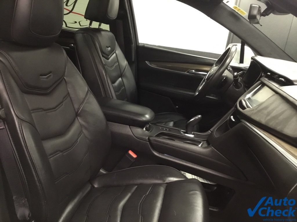Used 2017 Cadillac XT5 Platinum w/ Driver Assist Package AWD/4WD image 34