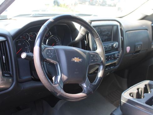 Used 2019 Chevrolet Silverado 1500 LT AWD/4WD image 9