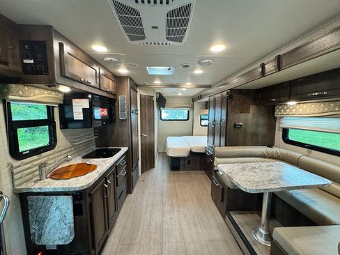 Used 2017 Mercedes-Benz Sprinter 3500 image 34