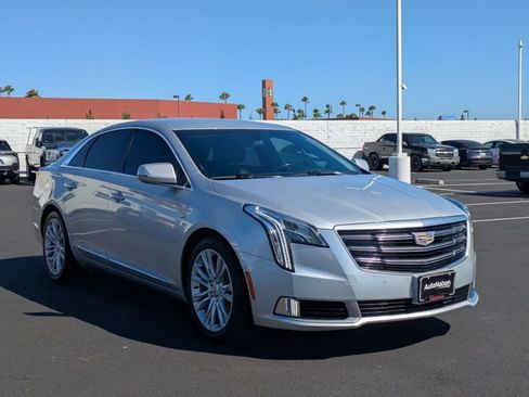 Used 2019 Cadillac XTS Luxury FWD image 3