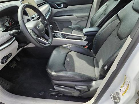 Used 2024 Jeep Compass Latitude image 15