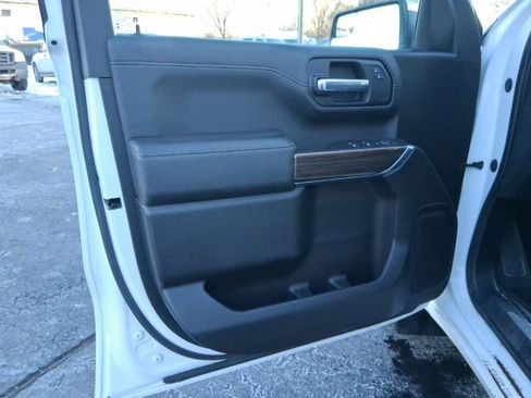 Used 2021 Chevrolet Silverado 1500 LT image 9