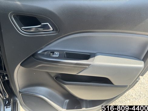 Used 2022 Chevrolet Colorado Z71 AWD/4WD image 33