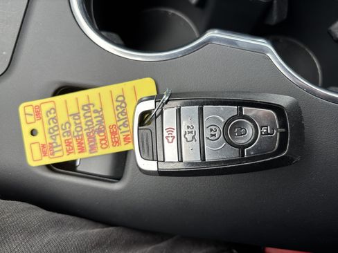 Used 2025 Ford Mustang Premium image 27