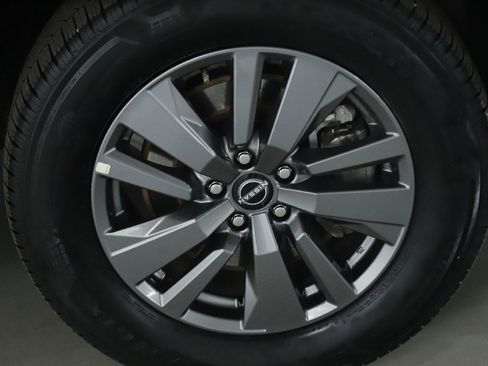 Used 2025 Nissan Pathfinder SV image 10