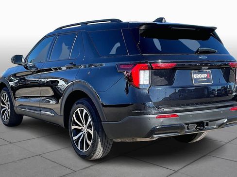 Used 2025 Ford Explorer ST-Line image 11