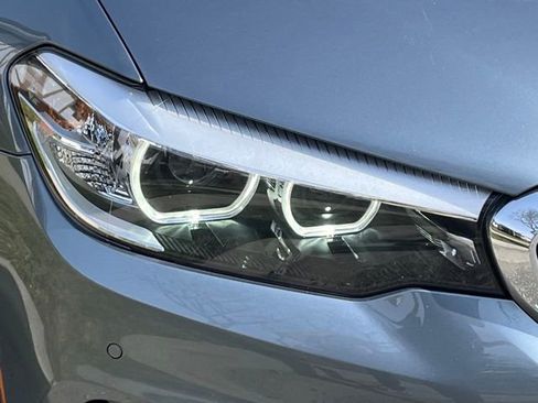 Used 2019 BMW 530i xDrive w/ Premium Package image 4