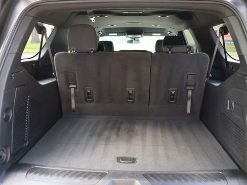 Used 2023 Chevrolet Suburban LS RWD image 15