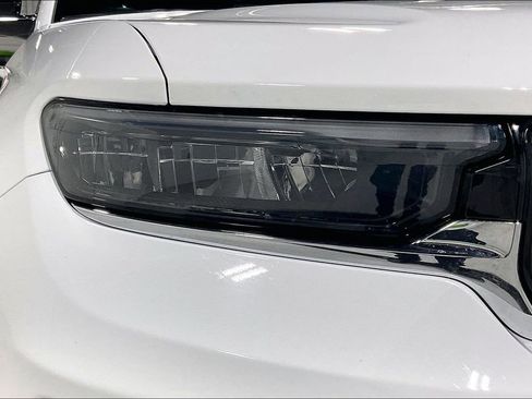 Used 2024 Jeep Grand Cherokee Overland w/ Luxury Tech Group IV image 39