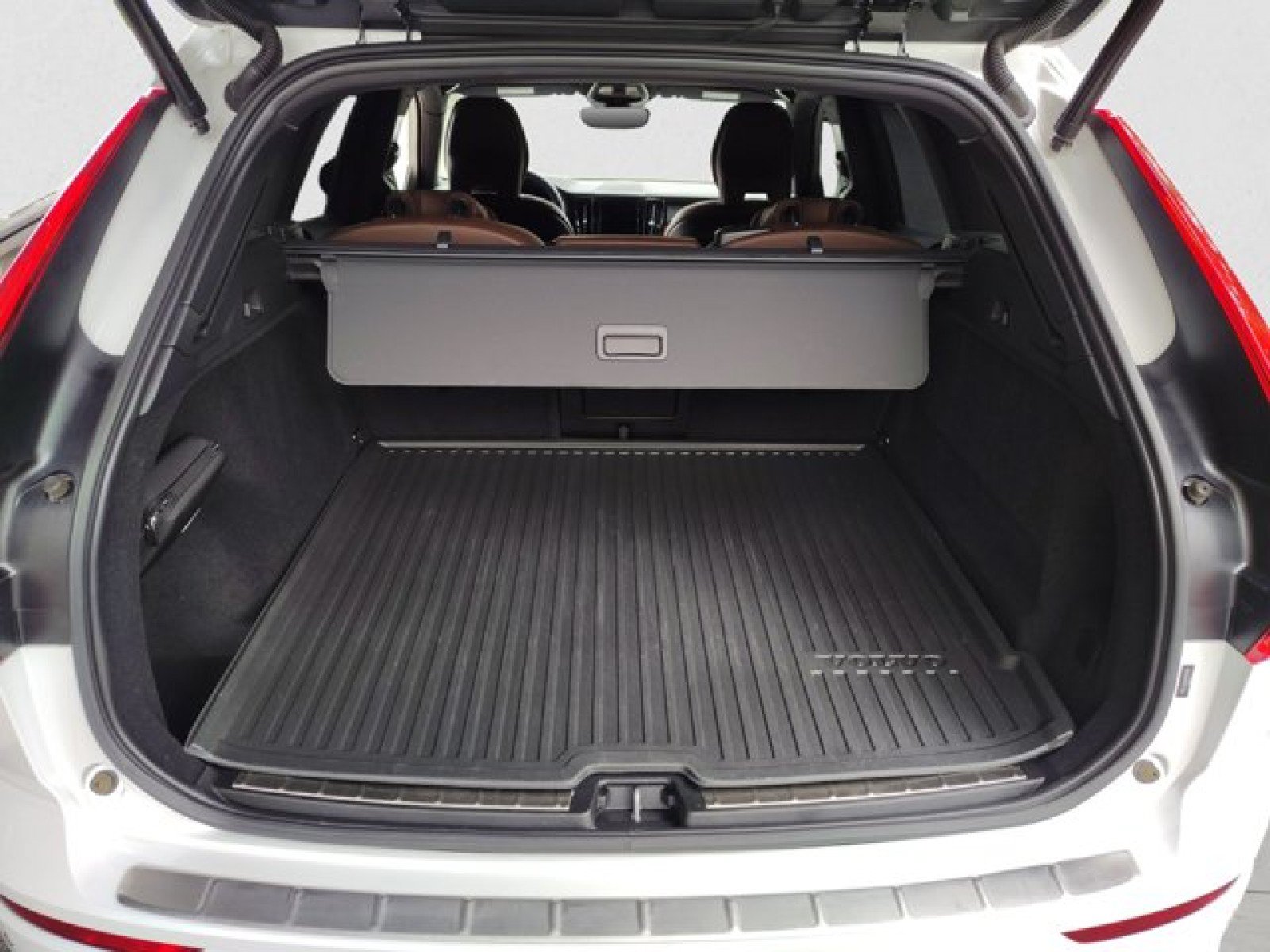 Used 2023 Volvo XC60 B5 Plus w/ Climate Package FWD image 19
