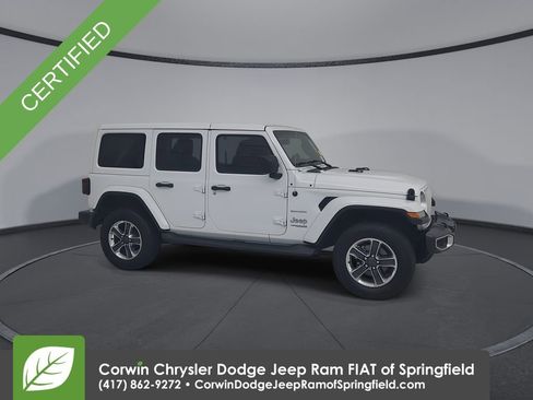 Used 2019 Jeep Wrangler Unlimited Sahara image 17