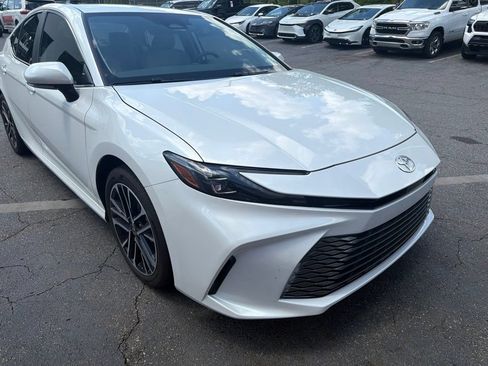 Used 2025 Toyota Camry XLE FWD image 3