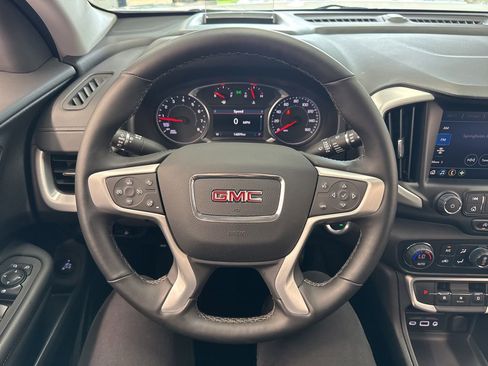 Used 2024 GMC Terrain SLT w/ Tech Package FWD image 18