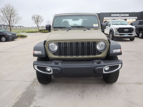 New 2026 Jeep Gladiator Sport AWD/4WD image 8