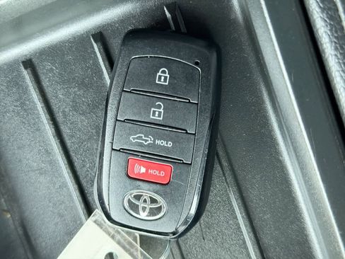 Used 2022 Toyota Tundra Limited image 39