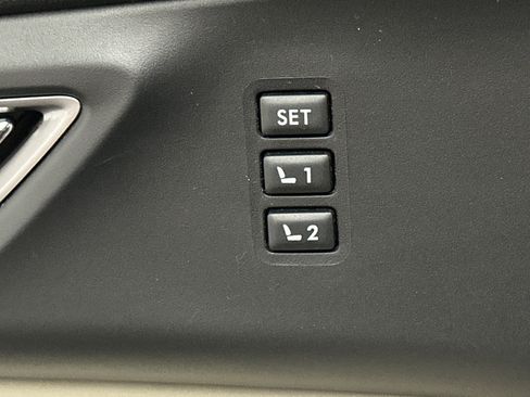 Used 2021 Subaru Ascent Limited w/ Technology Package AWD/4WD image 40