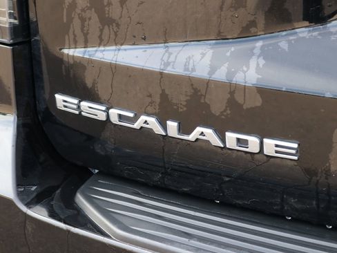 Used 2024 Cadillac Escalade Premium Luxury AWD/4WD image 14