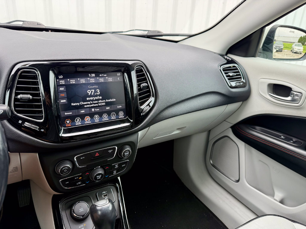 Used 2020 Jeep Compass Limited AWD/4WD image 18