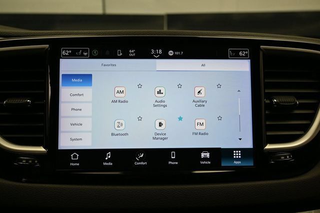 Certified 2024 Chrysler Pacifica Touring-L FWD image 39