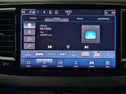 Used 2024 Chrysler Pacifica Touring-L image 44