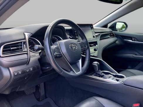 Used 2024 Toyota Camry XLE FWD image 17