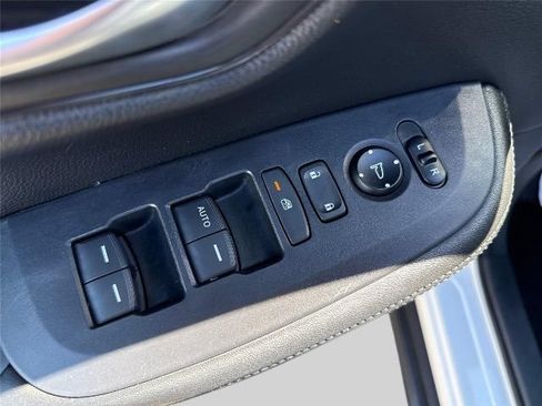 Used 2024 Honda HR-V LX image 17
