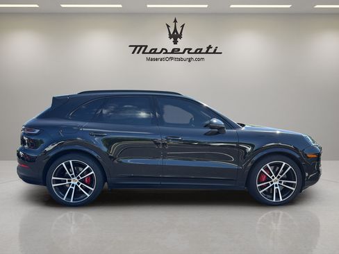 Used 2024 Porsche Cayenne S AWD/4WD image 4