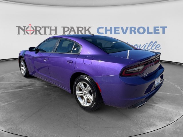 Used 2019 Dodge Charger SXT RWD image 5
