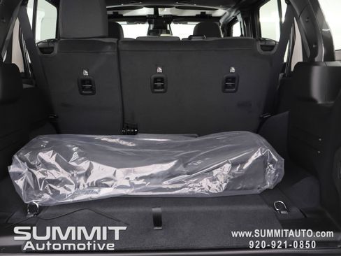 New 2026 Jeep Wrangler Unlimited Rubicon AWD/4WD image 26