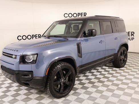 Used 2025 Land Rover Defender 110 X-Dynamic SE AWD/4WD image 1