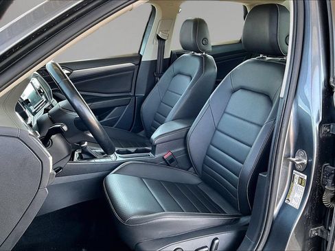 Used 2024 Volkswagen Jetta SE FWD image 20