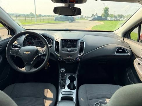 Certified 2019 Chevrolet Cruze LT FWD image 7