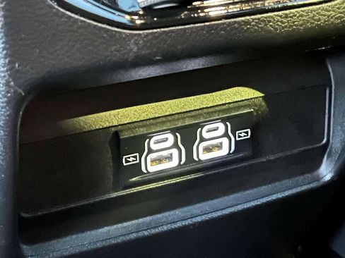 Used 2023 Jeep Grand Cherokee Laredo image 14