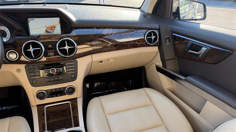Used 2015 Mercedes-Benz GLK 350 4MATIC image 16