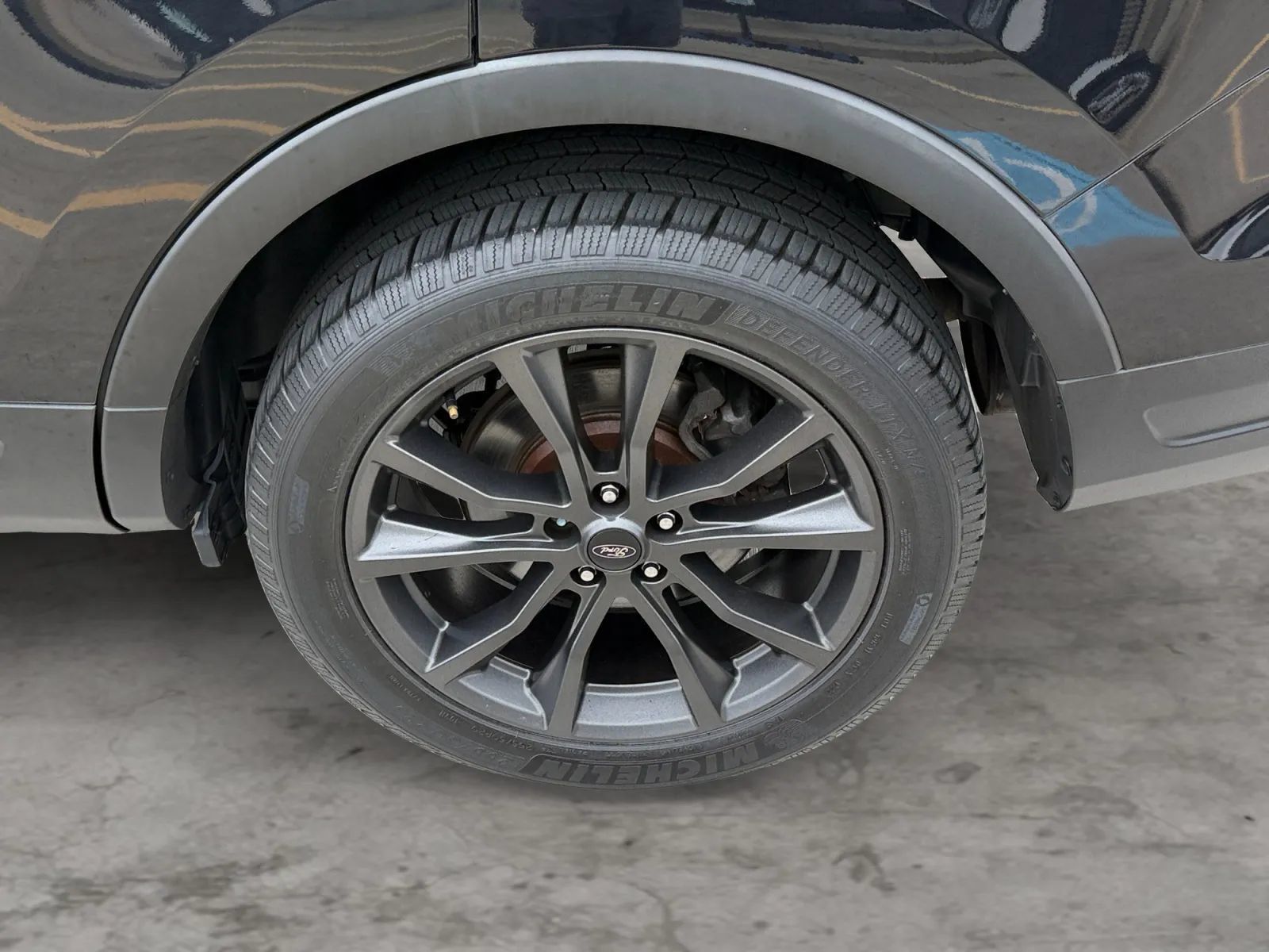 Used 2019 Ford Explorer XLT w/ Equipment Group 202A AWD/4WD image 44