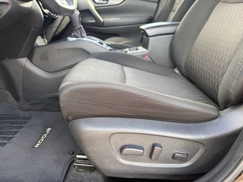 Used 2019 Nissan Rogue SV AWD/4WD image 11