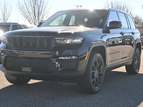 New 2025 Jeep Grand Cherokee Limited AWD/4WD image 3