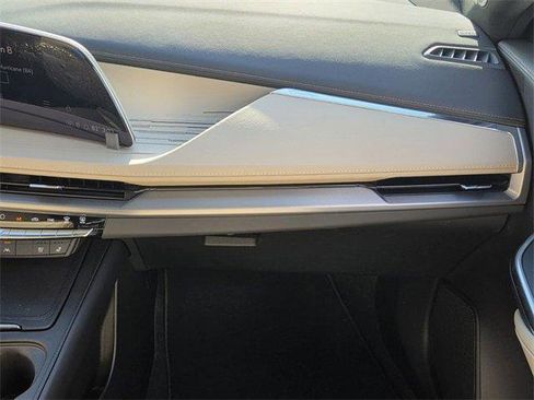 Certified 2024 Cadillac XT4 Premium Luxury image 20