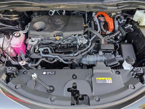 Used 2024 Toyota Sienna Limited image 25