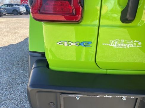 Used 2021 Jeep Wrangler Unlimited Sahara w/ Dual Top Group image 10