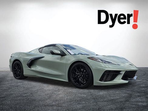 Used 2024 Chevrolet Corvette Stingray Coupe image 2